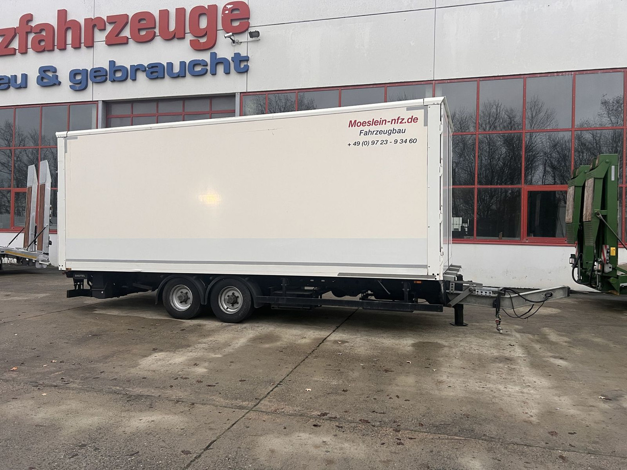 Möslein Tandem Koffer mit Ladebordwand 1,5 t + Durchlad - بصندوق مغلق مقطورة: صور 5 Möslein Tandem Koffer mit Ladebordwand 1,5 t + Durchlad - بصندوق مغلق مقطورة: صور 5