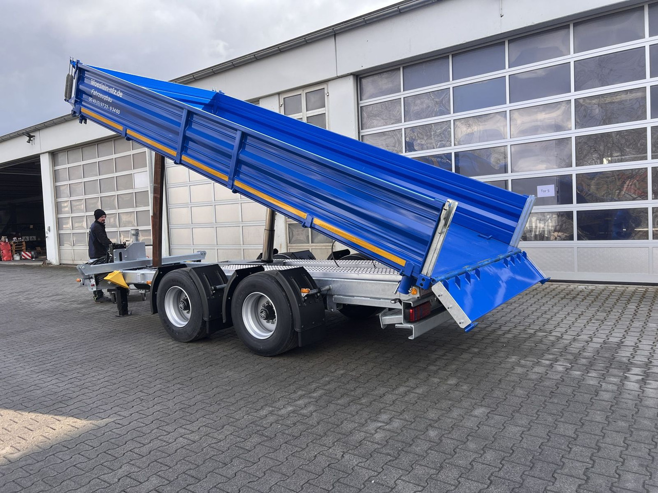 Möslein neuer 19 t Tandemkipper- Tieflader hydraulische - قلابة مقطورة: صور 4 Möslein neuer 19 t Tandemkipper- Tieflader hydraulische - قلابة مقطورة: صور 4