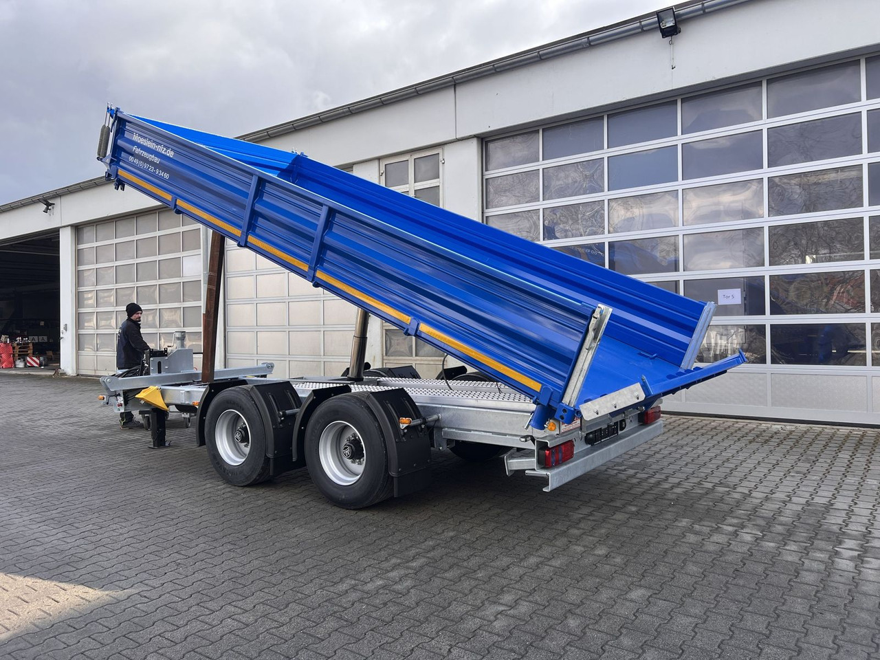 Möslein neuer 19 t Tandemkipper- Tieflader hydraulische - قلابة مقطورة: صور 5 Möslein neuer 19 t Tandemkipper- Tieflader hydraulische - قلابة مقطورة: صور 5