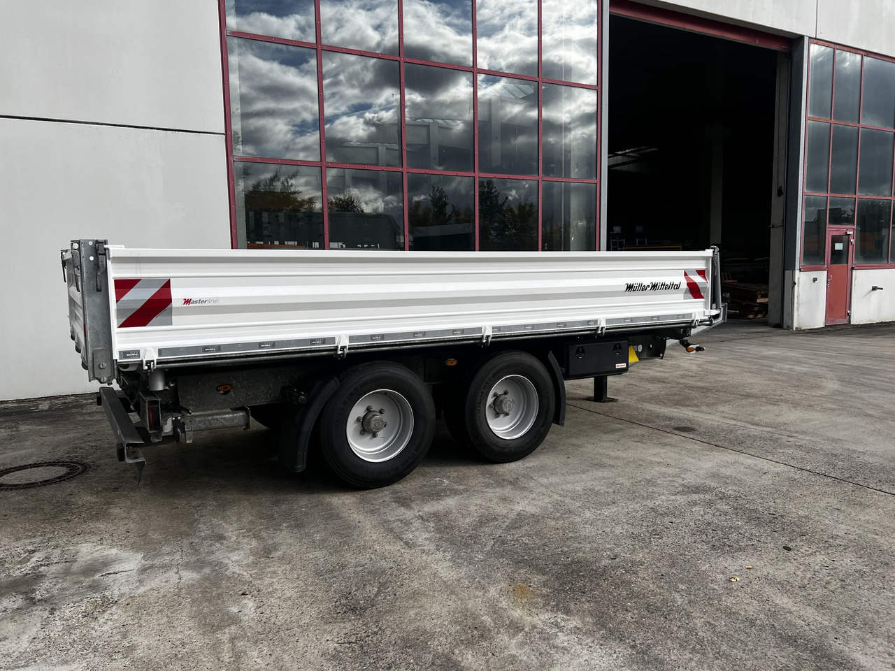 Müller Mitteltal TA-2 14,4 t Tandemkipper- Tieflader Breitbereifung NEUWERTIG - قلابة مقطورة: صور 4 Müller Mitteltal TA-2 14,4 t Tandemkipper- Tieflader Breitbereifung NEUWERTIG - قلابة مقطورة: صور 4