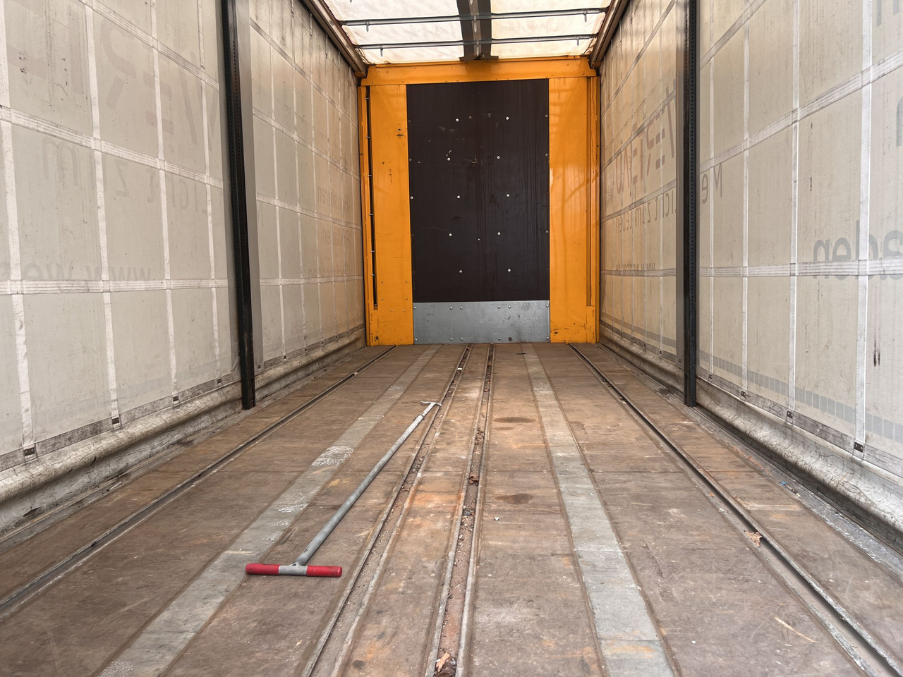 RUFA DHC 18-22 2 Achs Jumbo- Planenanhänger - مقطورة ستارة: صور 5 RUFA DHC 18-22 2 Achs Jumbo- Planenanhänger - مقطورة ستارة: صور 5