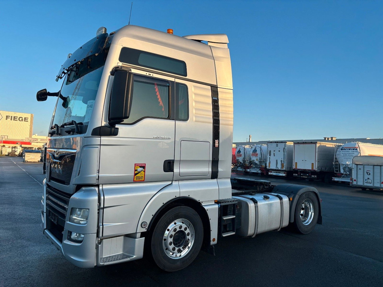 MAN TGX 18.510 XXL Retarder ACC LGS - شاحنة جرار: صور 2 MAN TGX 18.510 XXL Retarder ACC LGS - شاحنة جرار: صور 2
