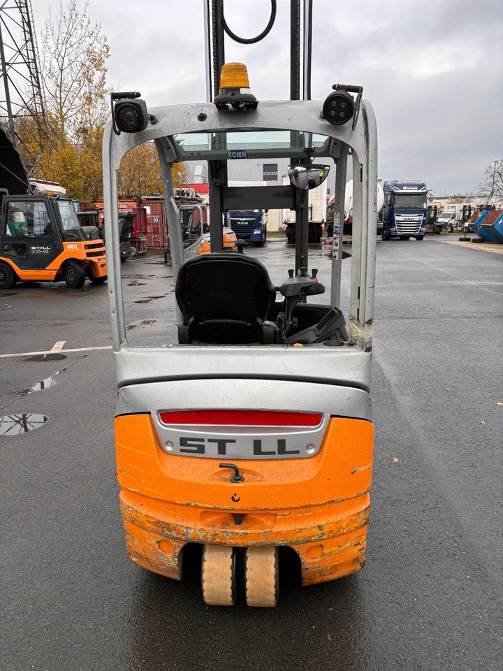 Still RX 20/18 3 Rad Stapler - رافعة شوكية كهربائية: صور 2 Still RX 20/18 3 Rad Stapler - رافعة شوكية كهربائية: صور 2