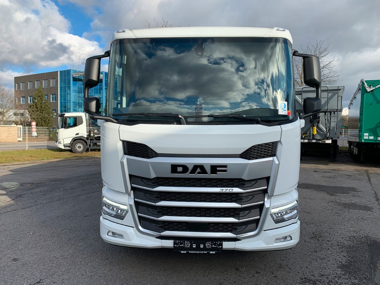DAF FA XD 370 zikun Swing-Board-Aufbau - نقل الشراب شاحنة: صور 2 DAF FA XD 370 zikun Swing-Board-Aufbau - نقل الشراب شاحنة: صور 2