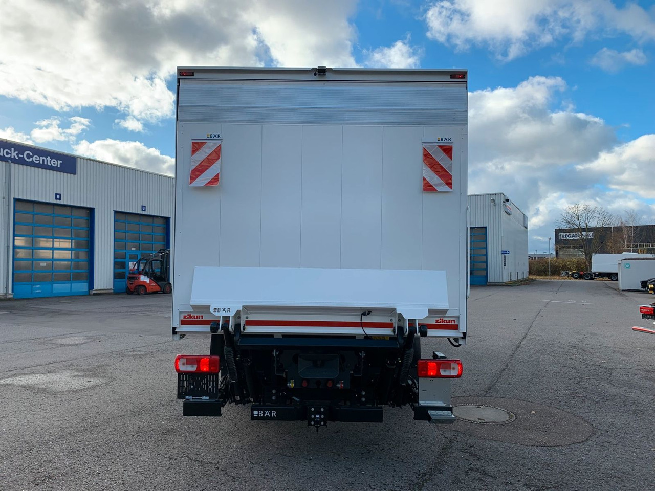 DAF FA XD 370 zikun Swing-Board-Aufbau - نقل الشراب شاحنة: صور 5 DAF FA XD 370 zikun Swing-Board-Aufbau - نقل الشراب شاحنة: صور 5