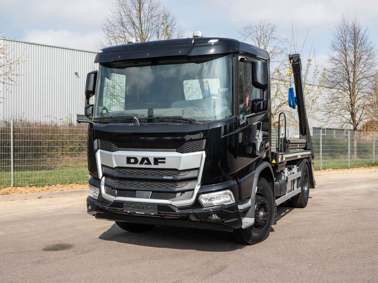 DAF FA XD 410 VDL Absetzkipper DAF FA XD 410 VDL Absetzkipper - شاحنات قابلة للفك شاحنة: صور 1 DAF FA XD 410 VDL Absetzkipper DAF FA XD 410 VDL Absetzkipper - شاحنات قابلة للفك شاحنة: صور 1