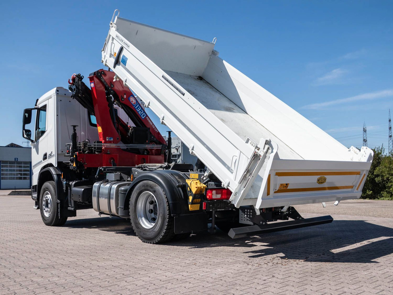 DAF FA XDC 370 Krankipper DAF XDC 370 FA Meiller Krankipper HMF - شاحنة كرين, قلابات: صور 4 DAF FA XDC 370 Krankipper DAF XDC 370 FA Meiller Krankipper HMF - شاحنة كرين, قلابات: صور 4