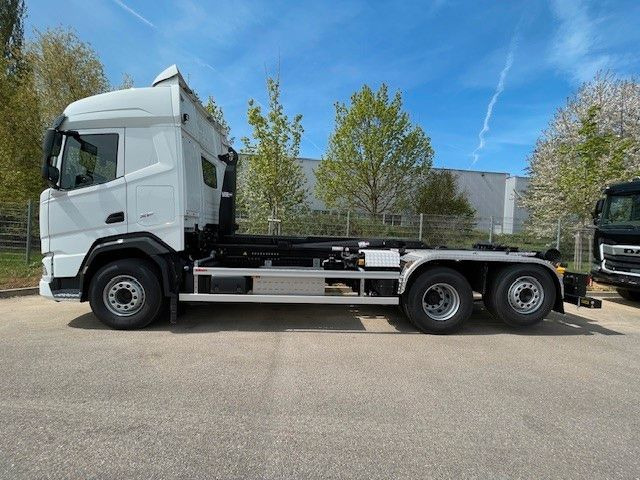 DAF FAN XF 480 NGD - شاحنة ذات الخطاف: صور 2 DAF FAN XF 480 NGD - شاحنة ذات الخطاف: صور 2