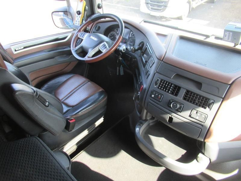 DAF FAN XF 530 SC Abrollkipper - شاحنة ذات الخطاف: صور 5 DAF FAN XF 530 SC Abrollkipper - شاحنة ذات الخطاف: صور 5