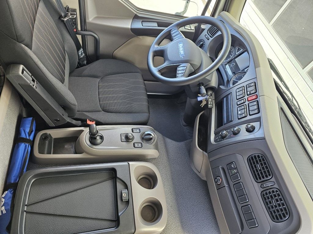 تأجير DAF LF 210 7,49t Spier Pritsche-Plane LBW Tageszulas DAF FA LF 210 08t Spier Pritsche mit LBW DAF LF 210 7,49t Spier Pritsche-Plane LBW Tageszulas DAF FA LF 210 08t Spier Pritsche mit LBW: صور 15