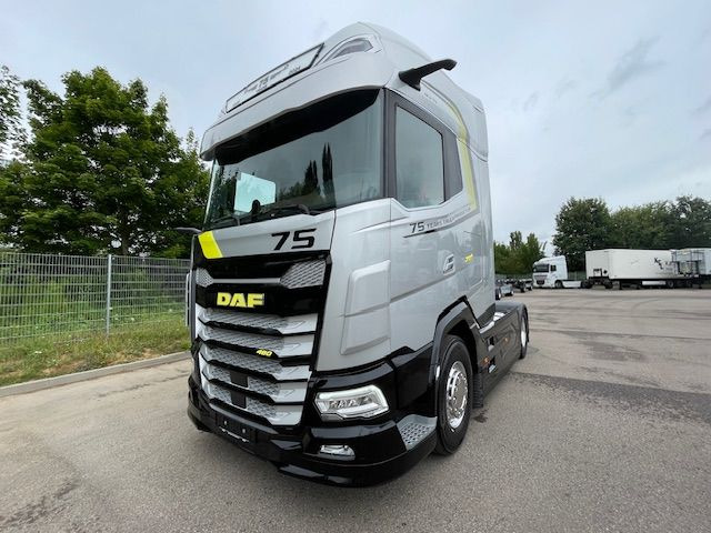 DAF XG+ 480 FT 75 Jahre DAF Edition "Limitiert" DAF XG+ 480 FT 75 Jahre DAF Edition - شاحنة جرار: صور 2 DAF XG+ 480 FT 75 Jahre DAF Edition "Limitiert" DAF XG+ 480 FT 75 Jahre DAF Edition - شاحنة جرار: صور 2