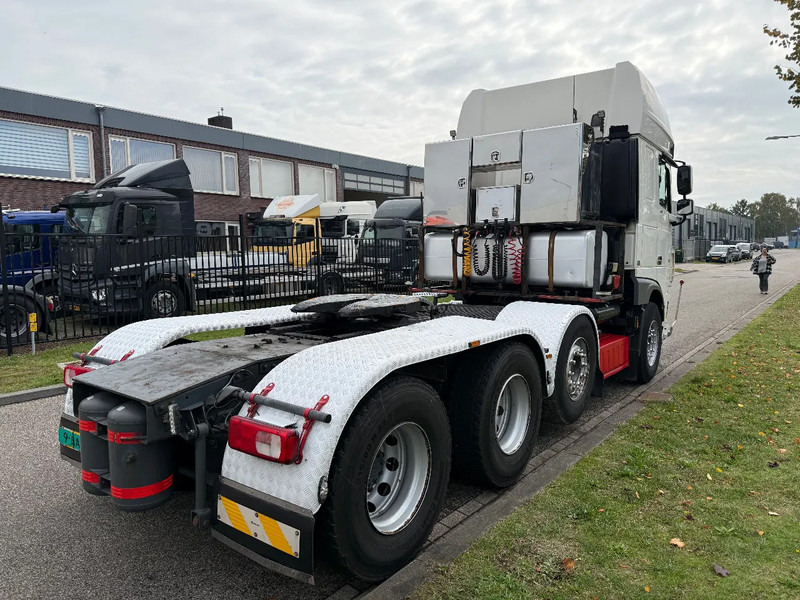 DAF XF 530 FTM 8X4 handgeschakeld 8-2018 retarder - شاحنة جرار: صور 3 DAF XF 530 FTM 8X4 handgeschakeld 8-2018 retarder - شاحنة جرار: صور 3