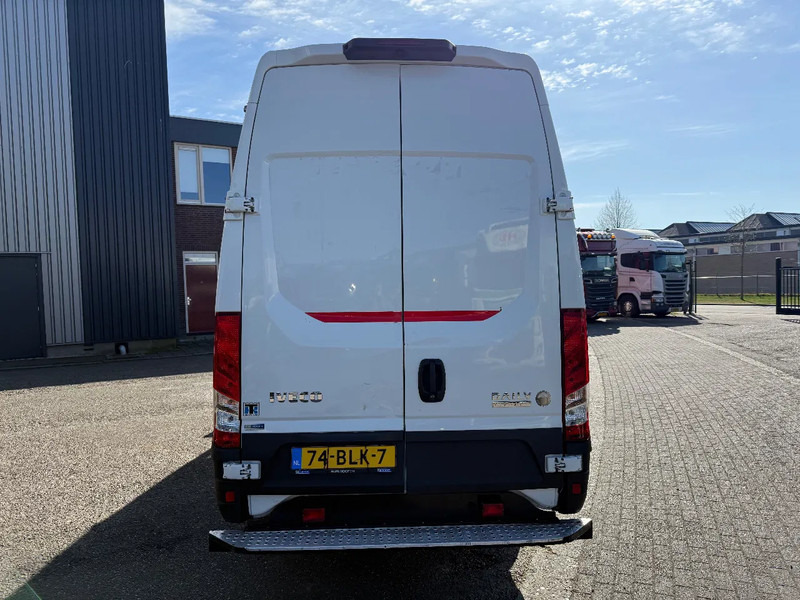 Iveco Daily 70 70c180 - الشاحنات الصغيرة المبردة: صور 5 Iveco Daily 70 70c180 - الشاحنات الصغيرة المبردة: صور 5