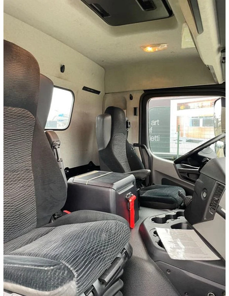 Interior photo 1: شاحنات الحاويات/ جسم علوي قابل للتغيير شاحنة Mercedes-Benz Antos 1927 2016 renova wissellaadbak systeem