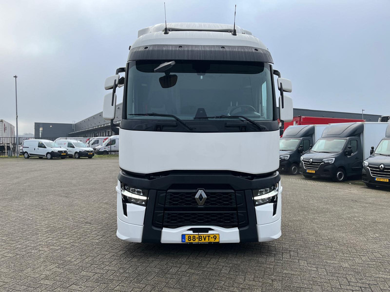 Renault T-13 EVO 480 T4X2 X-LOW SLEEPERCAB - شاحنة جرار: صور 5 Renault T-13 EVO 480 T4X2 X-LOW SLEEPERCAB - شاحنة جرار: صور 5