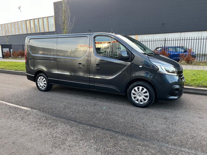Interior photo 2: فان المدمجة Renault Trafic 2.0 DCI, L2 H1, 145 pk, Comfort, Airco, Nav, !!! 45.000 km