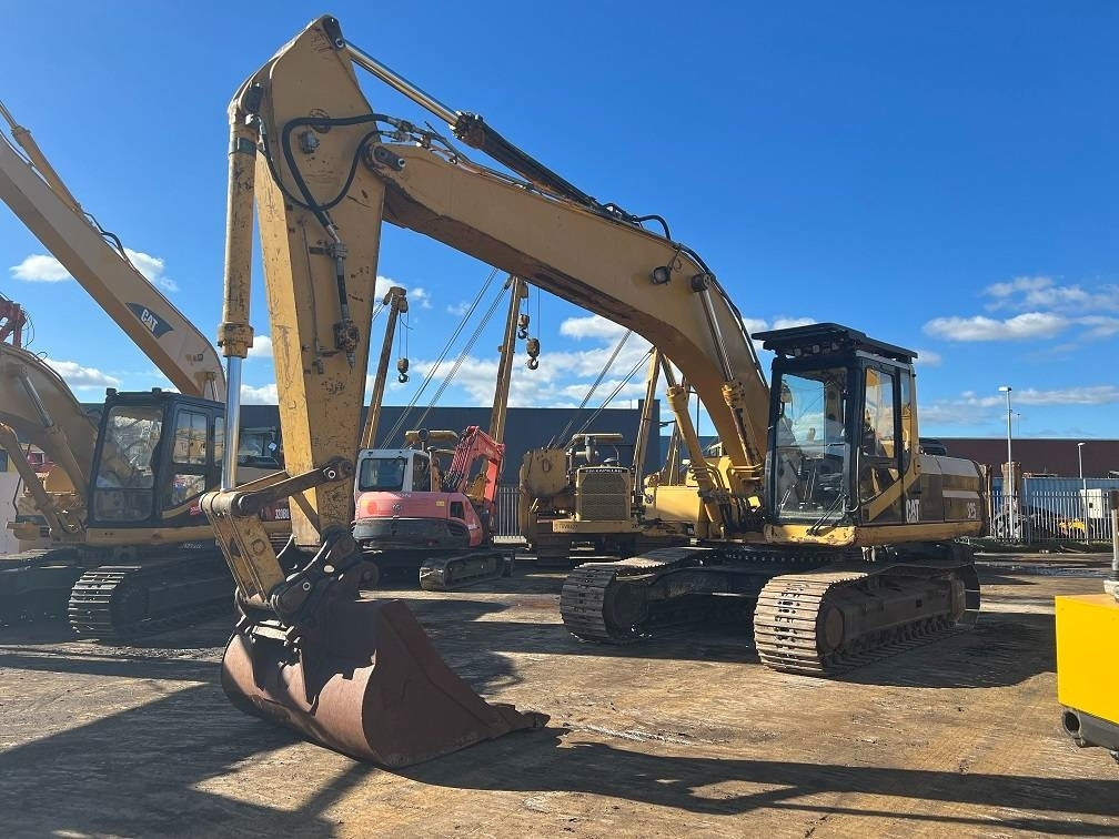 CAT 325L - حفارات زحافة: صور 1 CAT 325L - حفارات زحافة: صور 1