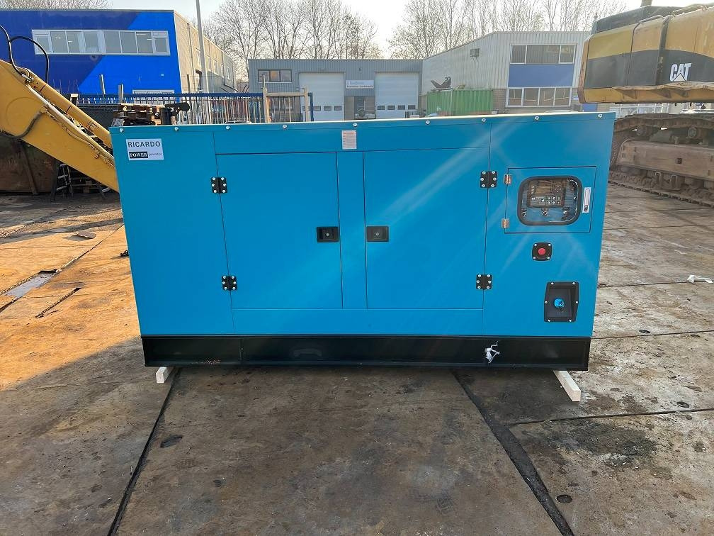 Ricardo 150kva (120kw) silent generator 3 phase 50hz 400v - مجموعة المولدات: صور 1 Ricardo 150kva (120kw) silent generator 3 phase 50hz 400v - مجموعة المولدات: صور 1