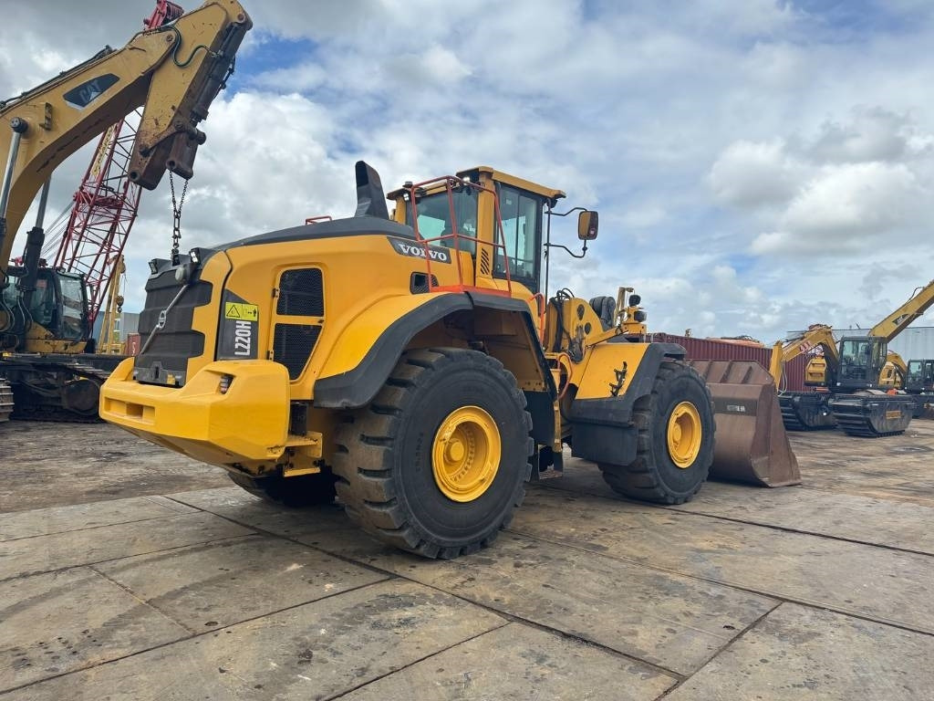 Volvo L 220 H - اللودر بعجل: صور 5 Volvo L 220 H - اللودر بعجل: صور 5