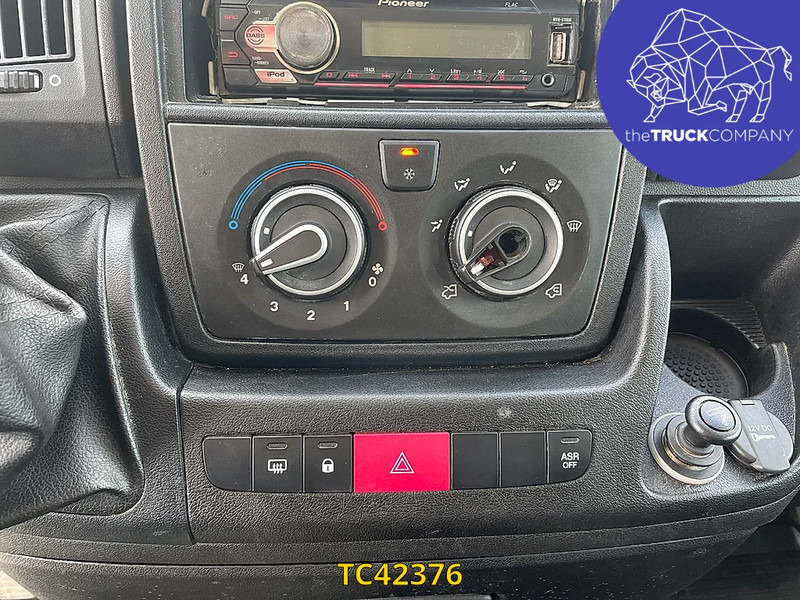 شاحنة البيك أب Citroën Jumper: صور 15