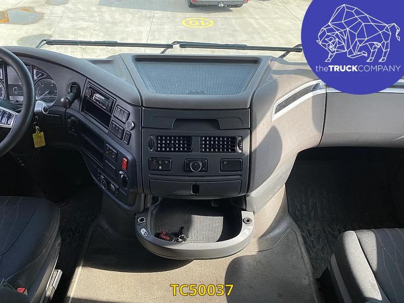 DAF XF 480 - شاحنة جرار: صور 4 DAF XF 480 - شاحنة جرار: صور 4