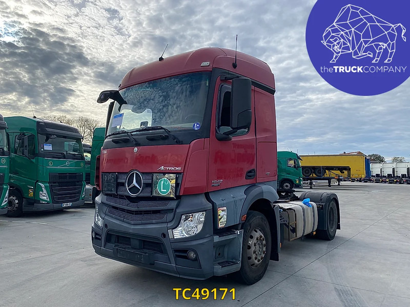 Mercedes-Benz Actros 1842 - شاحنة جرار: صور 1 Mercedes-Benz Actros 1842 - شاحنة جرار: صور 1