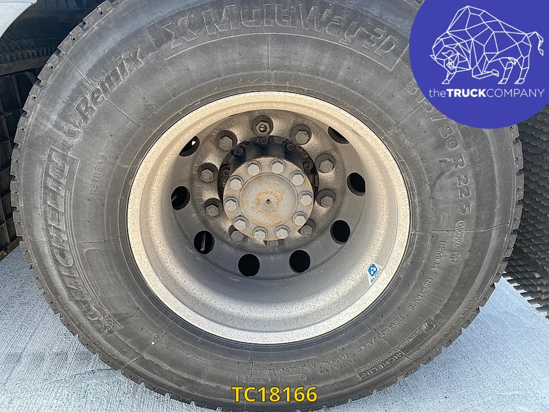 Mercedes-Benz Actros 1843 - شاحنة جرار: صور 4 Mercedes-Benz Actros 1843 - شاحنة جرار: صور 4