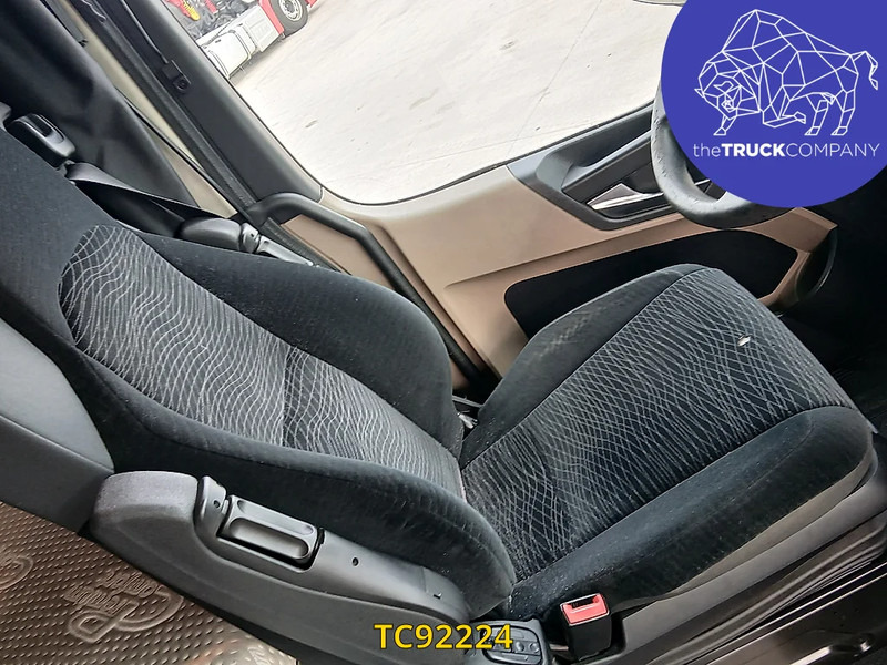 Mercedes-Benz Actros 2548 - شاحنة ستارة: صور 4 Mercedes-Benz Actros 2548 - شاحنة ستارة: صور 4