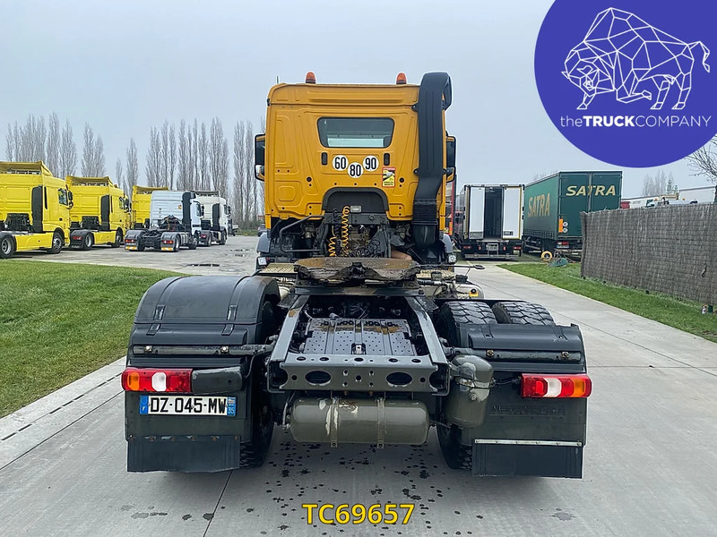 Mercedes-Benz Arocs 2048 - شاحنة جرار: صور 4 Mercedes-Benz Arocs 2048 - شاحنة جرار: صور 4
