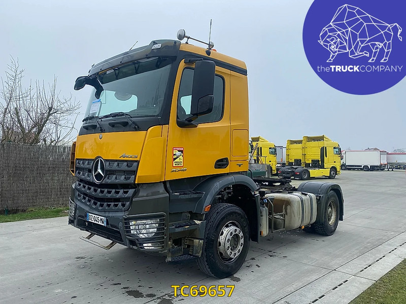 Mercedes-Benz Arocs 2048 - شاحنة جرار: صور 1 Mercedes-Benz Arocs 2048 - شاحنة جرار: صور 1