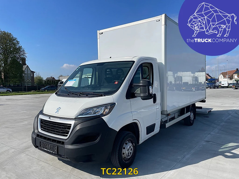Peugeot Expert met laadklep - الشاحنات الصغيرة صندوق مغلق: صور 1 Peugeot Expert met laadklep - الشاحنات الصغيرة صندوق مغلق: صور 1