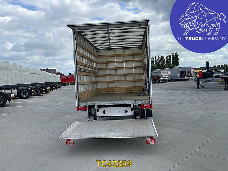 Volkswagen Crafter 2.0 TDI BOX + LIFT - الشاحنات الصغيرة صندوق مغلق: صور 1 Volkswagen Crafter 2.0 TDI BOX + LIFT - الشاحنات الصغيرة صندوق مغلق: صور 1