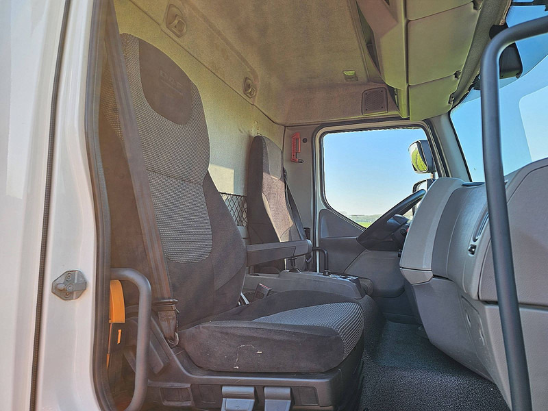 شاحنة ستارة DAF LF 220: صور 7