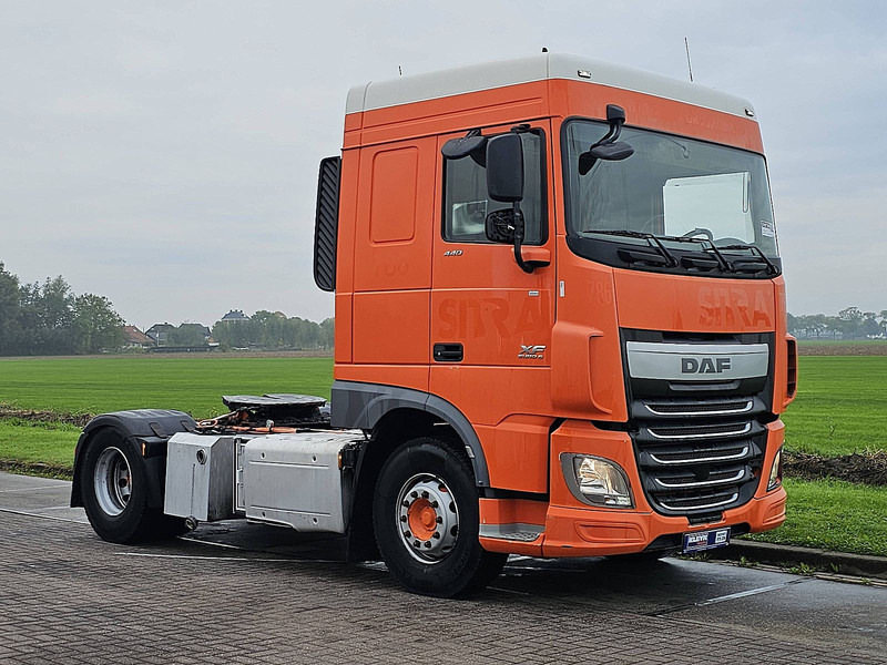 DAF XF 440 SPACECAB MANUAL - شاحنة جرار: صور 5 DAF XF 440 SPACECAB MANUAL - شاحنة جرار: صور 5