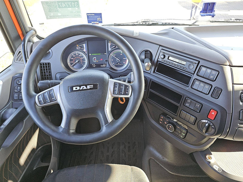 شاحنة جرار DAF XF 450 SPACECAB 2X TANK: صور 8