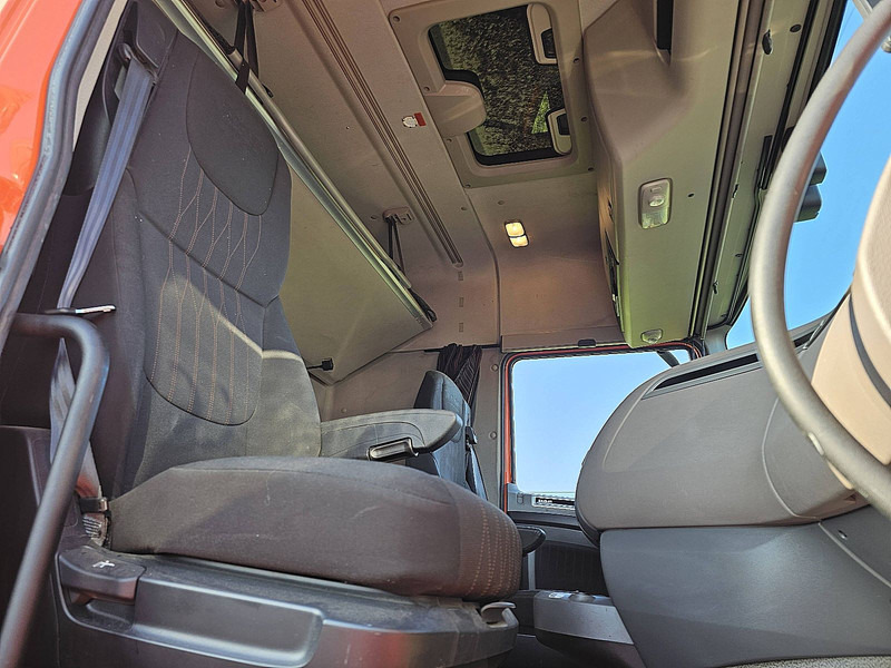 شاحنة جرار DAF XF 450: صور 7