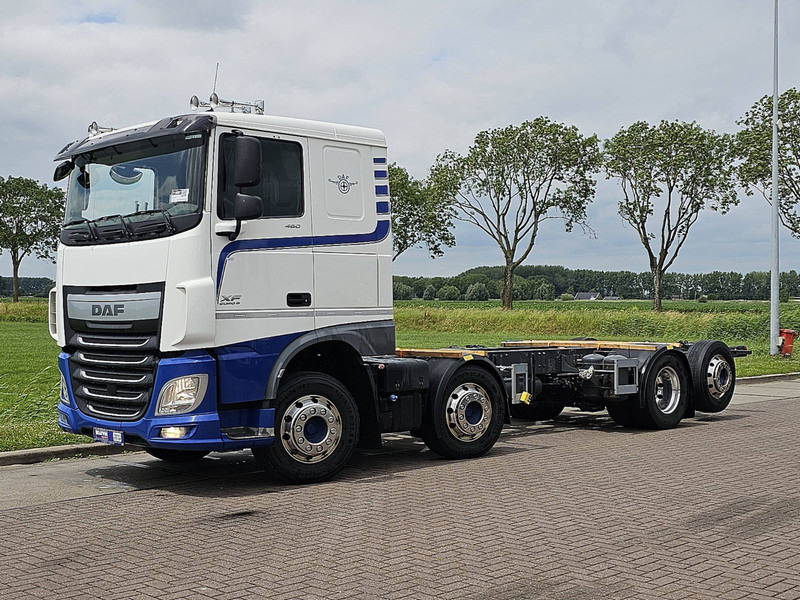 DAF XF 460 8X2 MAN. INT. ADR - الشاسيه شاحنة: صور 2 DAF XF 460 8X2 MAN. INT. ADR - الشاسيه شاحنة: صور 2