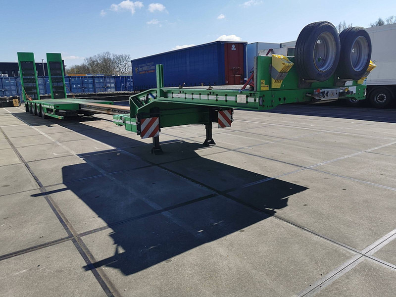 Faymonville 4 AXLE LOW BED EXTENDABLE RAMPS - عربة مسطحة منخفضة نصف مقطورة: صور 3 Faymonville 4 AXLE LOW BED EXTENDABLE RAMPS - عربة مسطحة منخفضة نصف مقطورة: صور 3