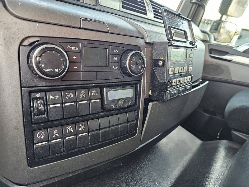 مبردة شاحنة MAN 18.250 TGM MULTI TEMP TAILLIFT: صور 10