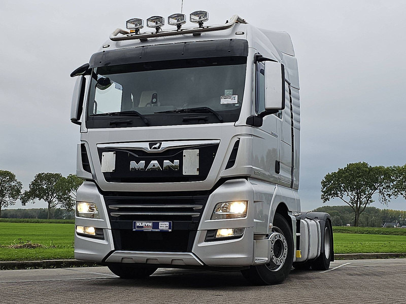 MAN 18.500 TGX XLX 2X TANK NIGHT AC - شاحنة جرار: صور 1 MAN 18.500 TGX XLX 2X TANK NIGHT AC - شاحنة جرار: صور 1