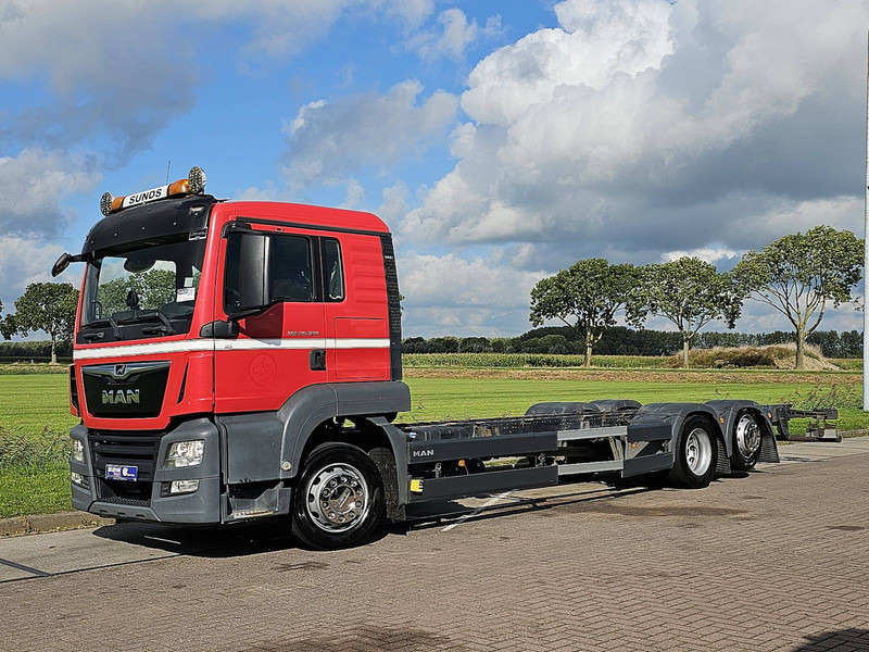 MAN 26.320 TGS 6X2-4 LL WB 590 - الشاسيه شاحنة: صور 2 MAN 26.320 TGS 6X2-4 LL WB 590 - الشاسيه شاحنة: صور 2