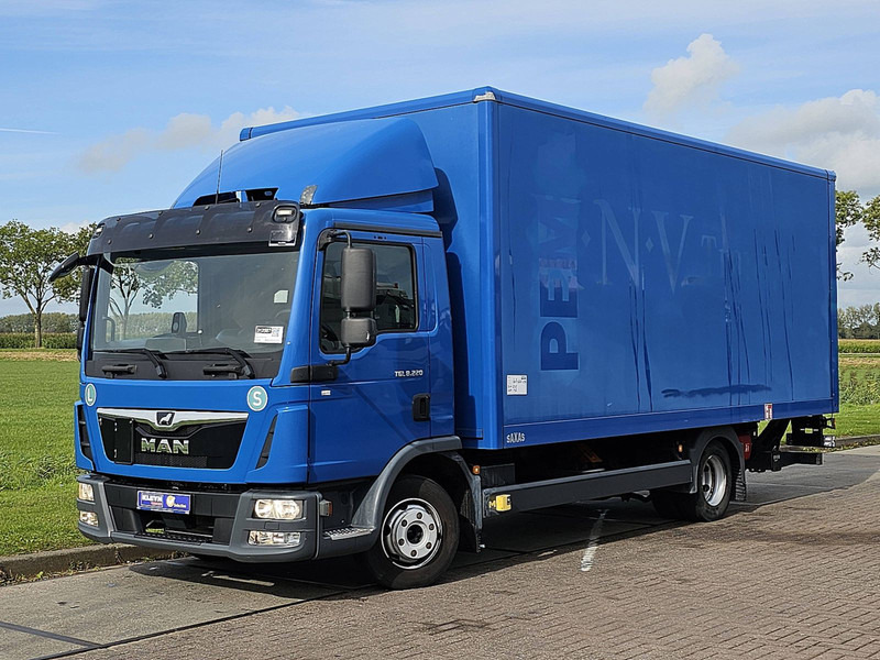 MAN 8.220 TGL MANUAL AIRCO LIFT - بصندوق مغلق شاحنة: صور 2 MAN 8.220 TGL MANUAL AIRCO LIFT - بصندوق مغلق شاحنة: صور 2