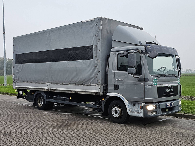 MAN 8.220 TGL MANUAL LIFT AIRCO - شاحنة ستارة: صور 5 MAN 8.220 TGL MANUAL LIFT AIRCO - شاحنة ستارة: صور 5