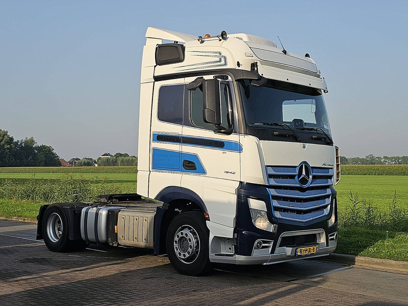Mercedes-Benz ACTROS 1842 LS BIGSPACE 2X TANK - شاحنة جرار: صور 5 Mercedes-Benz ACTROS 1842 LS BIGSPACE 2X TANK - شاحنة جرار: صور 5