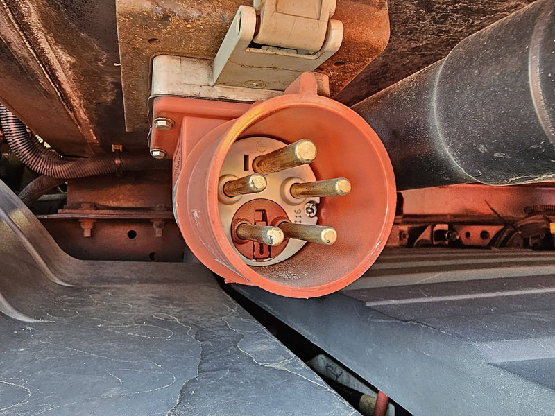 مبردة شاحنة Mercedes-Benz ATEGO 824 CARRIER MULTI TEMP: صور 15 مبردة شاحنة Mercedes-Benz ATEGO 824 CARRIER MULTI TEMP: صور 15