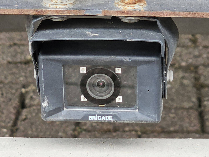 بصندوق مغلق شاحنة Renault D 240: صور 18