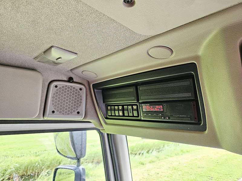 بصندوق مغلق شاحنة Renault D 250 11.9T A/C NEW ENGINE: صور 12