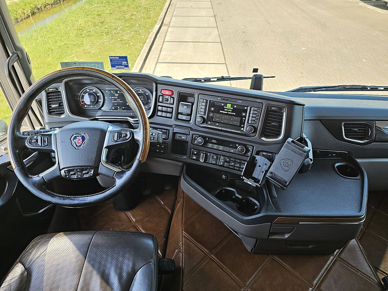 Interior photo 1: شاحنة جرار Scania R450 6X2*4NB RET. LEATHER