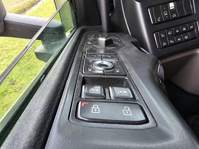 شاحنة جرار Scania R650 6X4 RETARDER LED: صور 10