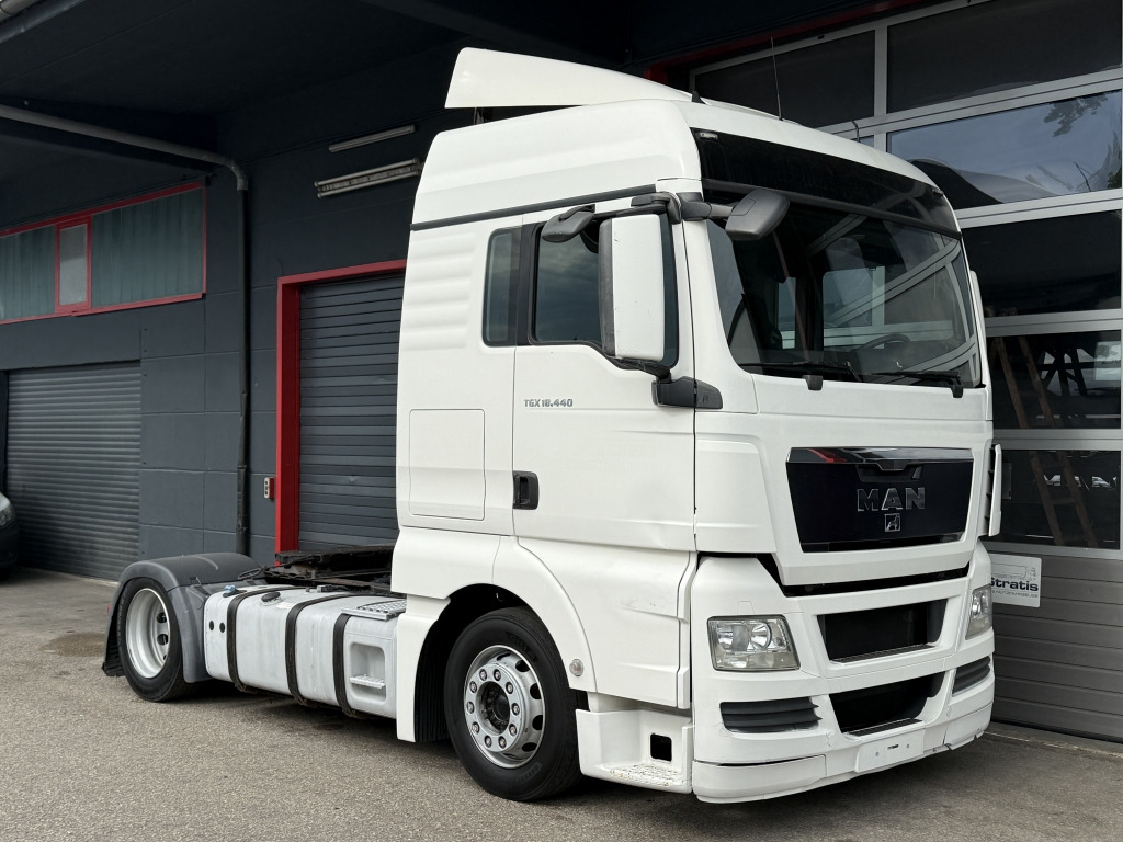 MAN TGX 18.440 EEV Klima 3-fach Motorbremse 2xTank - شاحنة جرار: صور 1 MAN TGX 18.440 EEV Klima 3-fach Motorbremse 2xTank - شاحنة جرار: صور 1